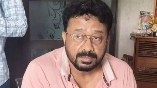 డీసీ వంశీమోహన్‌ పాపాల పుట్ట!