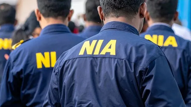 గాదె ఇన్నయ్యతో సంబంధాలేంటి?