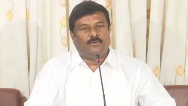 సీఎం రేవంత్‌ తప్పుదారి పట్టిస్తున్నారు