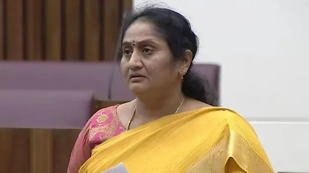 అమరావతిపై విషం చిమ్ముతున్న జగన్‌: సవిత