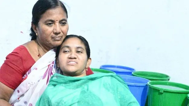 మూత్రపిండాలు పాడై.. పేద యువతి బతుకు భారమై