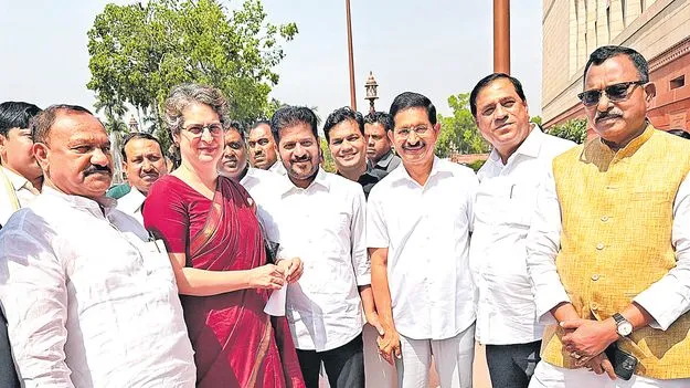 రాహుల్‌, ప్రియాంకలతో రేవంత్‌ భేటీ