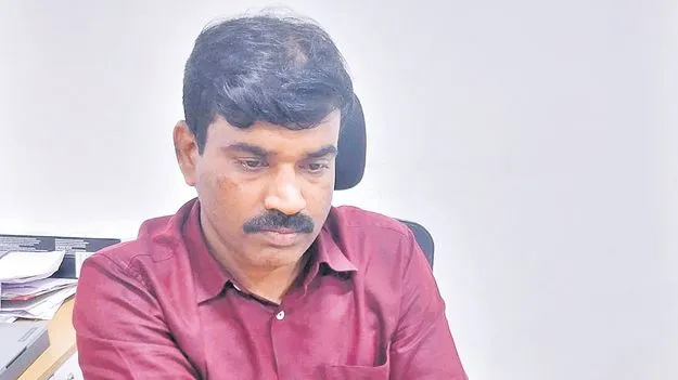 రూ.4 లక్షలు లంచం తీసుకుంటూ ఏసీబీకి చిక్కిన ‘సైబర్‌’ బ్యూరో ఇన్‌స్పెక్టర్‌ 