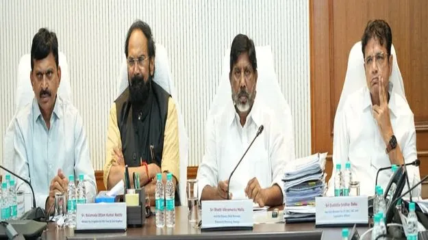 ఇందిరమ్మ జీవిత బీమా అమలుకు ఇంటింటి సర్వే