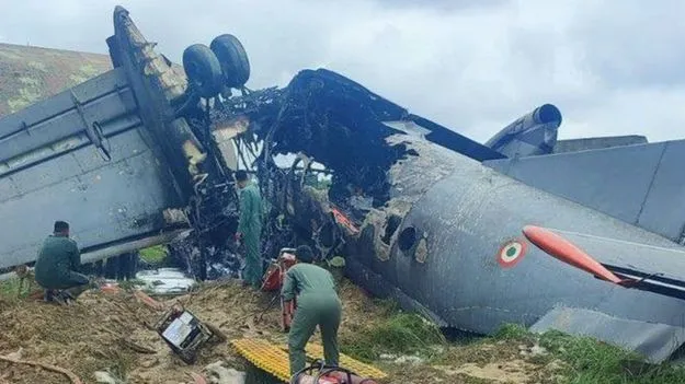 కూలిన వాయుసేన విమానం