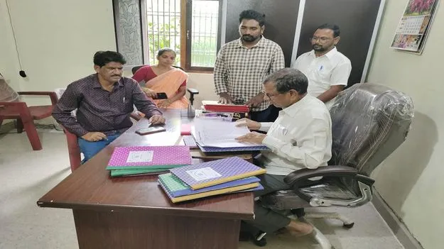 పారిశుధ్య పనులపై ప్రత్యేక దృష్టి పెట్టాలి