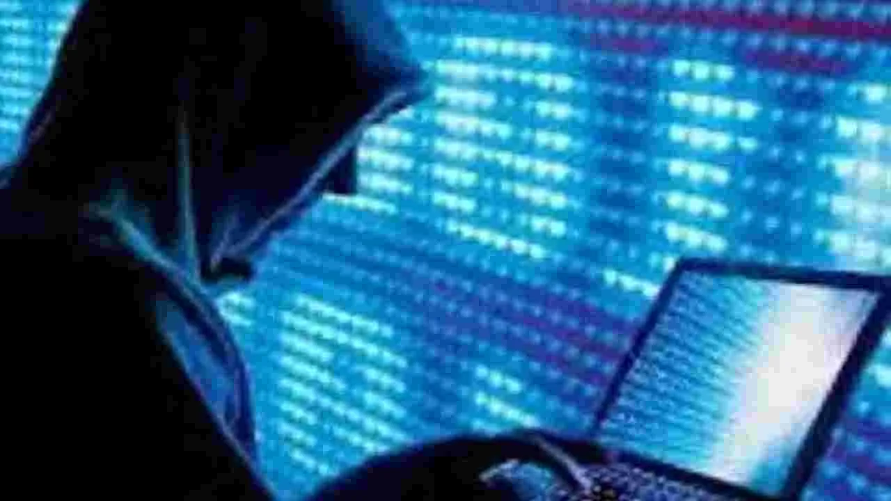 ‘ఆన్‌లైన్‌’ పేరిట.. ‘నగదు’ దొంగ!