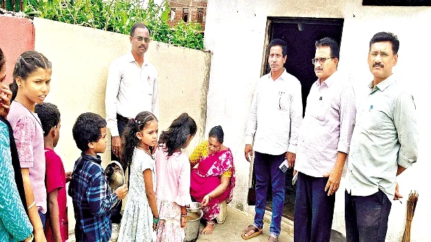 సమయపాలన పాటించాలి: ఎంఈవో 