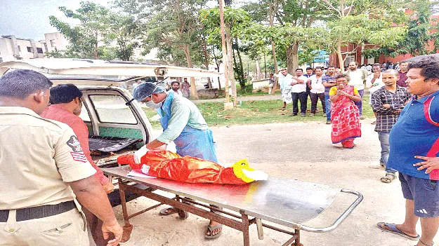 అయ్యో.. చిన్ని తల్లులూ!