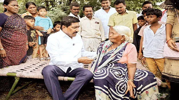 టీడీపీని విమర్శించే అర్హత గొడ్డలి పార్టీకి లేదు