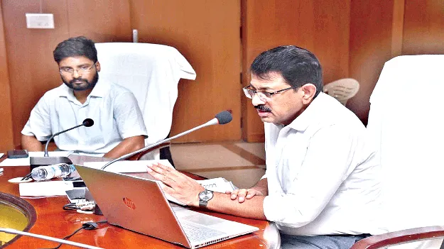  పరిశ్రమలను పూర్తి చేసేందుకు చర్యలు తీసుకోవాలి