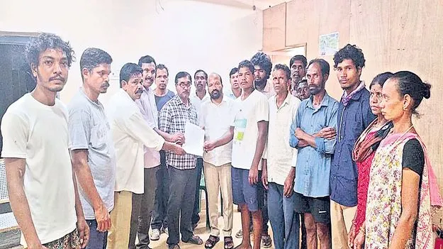 పారిశుధ్య కార్మికుల సమ్మె విరమణ