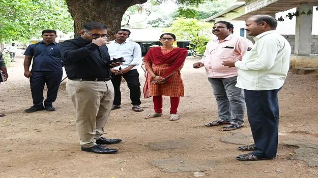 ప్రజలకు పారదర్శక సేవలు అందించాలి