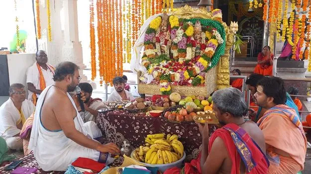 వైౖభవంగా దుర్గాభవానీ సుందరేశ్వరుల కల్యాణం