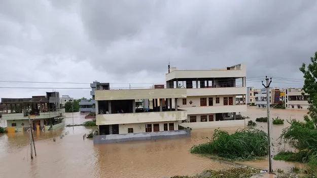రియల్‌ దాహం...ప్రజలకు శాపం