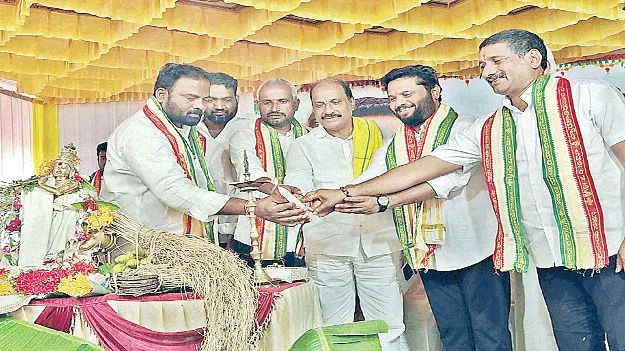 గోవుల అందాల, పాల పోటీలు ప్రారంభం