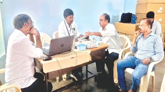 శతశాతం విద్యాకిట్ల్లు పంపిణీ చేశాం
