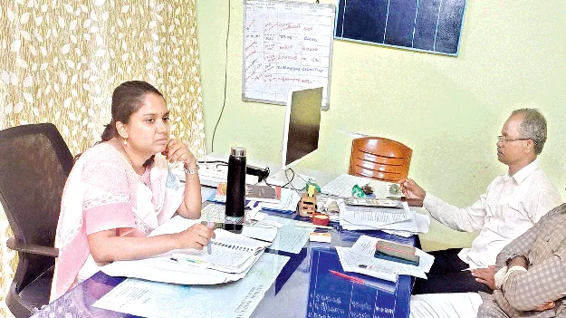 సత్వరమే సమస్యలు పరిష్కరించాలి