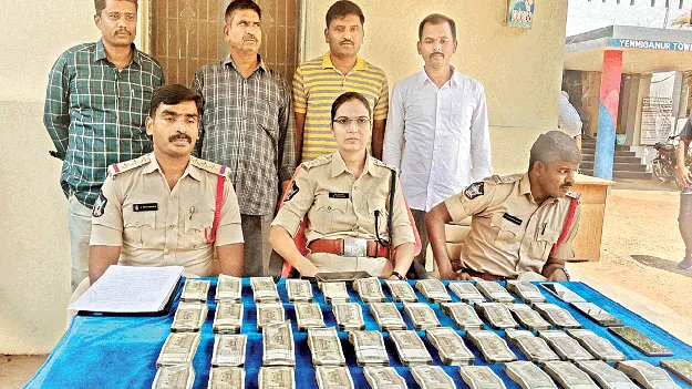 నలుగురు బెట్టింగ్‌రాయుళ్ల ఆరెస్టు