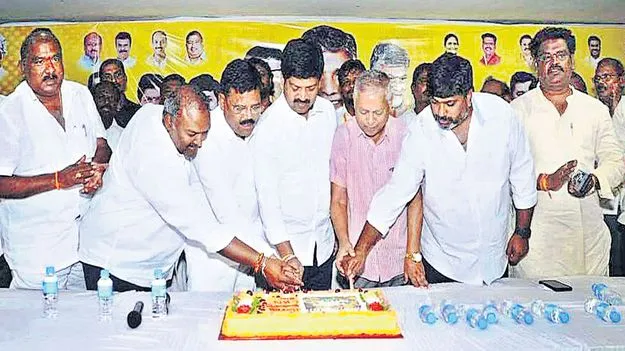 ఘనంగా సీఎం చంద్రబాబు జన్మదిన వేడుకలు