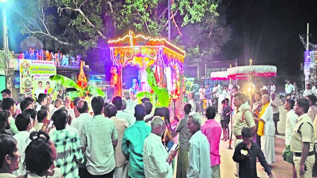 GOD: ముత్యాల పల్లకిపై మురడి ఆంజనేయుడు