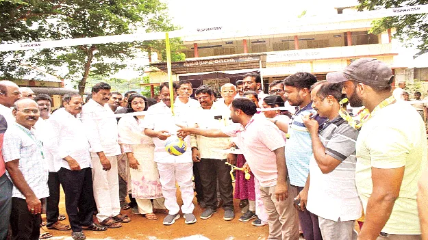   విద్యతో పాటు క్రీడలు అవసరం 
