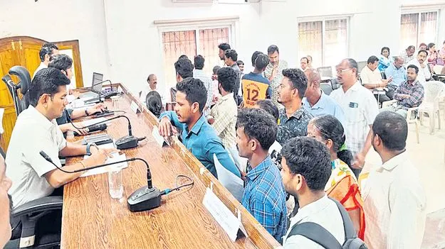 మండల స్థాయి అధికారులు పీజీఆర్‌ఎస్‌కి హాజరుకావాలి