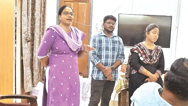 ఆక్రమణదారుల బరితెగింపు