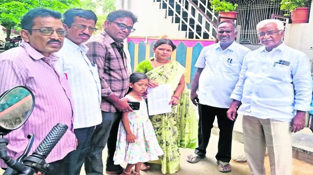 SCHOOL: ప్రభుత్వ బడుల బలోపేతానికి కృషి