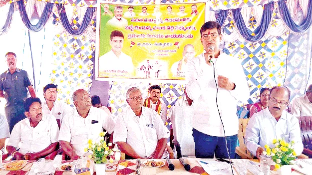 పాడి అభివృద్ధితోనే పల్లెల ప్రగతి