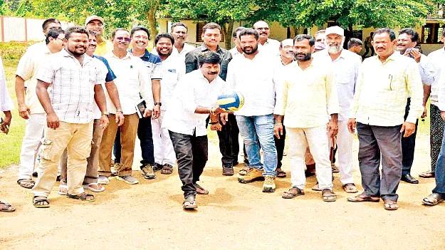 ప్రతిభను ప్రోత్సహించడమే లక్ష్యం: ఎమ్మెల్యే