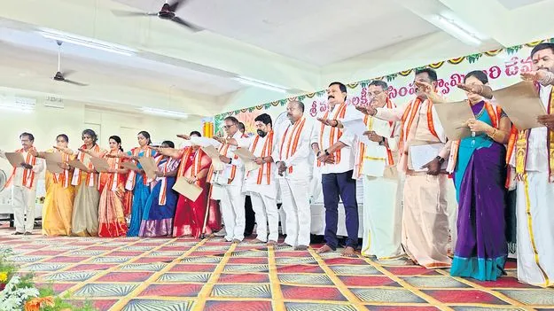 కొలువుతీరిన సింహాచలం దేవస్థానం పాలక మండలి