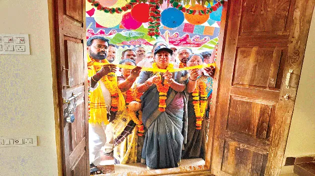 గిరిజన ప్రాంతాల్లో వసతుల కల్పనకు కృషి