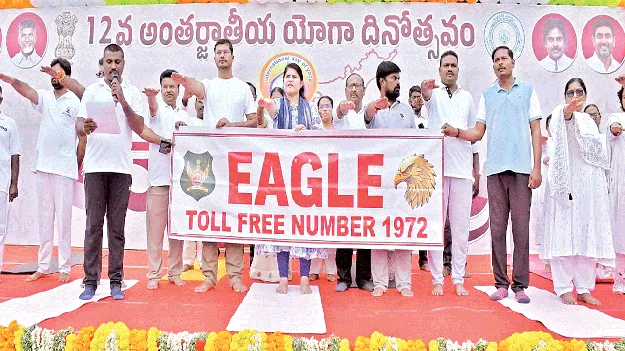 యువత వ్యసనాలకు దూరంగా ఉండాలి