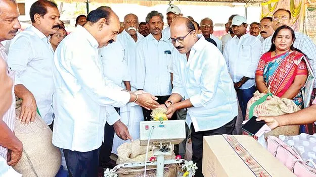పారదర్శకంగా జొన్న కొనుగోలు 