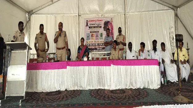 చదువుతోనే మహిళల్లో చైతన్యం: డీఎస్పీ