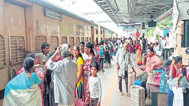 అనకాపల్లి- సోలాపూర్‌ వీక్లీ ఎక్స్‌ప్రెస్‌
