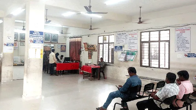 రిజిస్ట్రేషన్ల రాబడి రూ.1.48 లక్షలే 