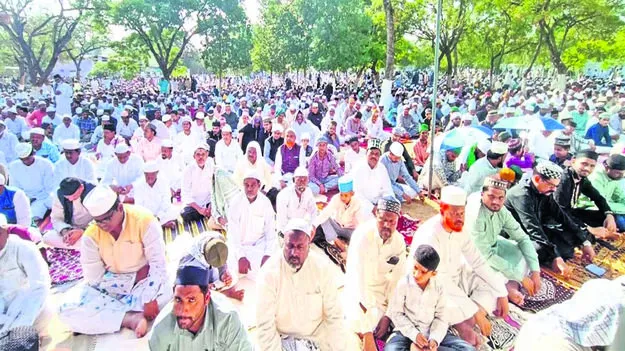 RAMAJAN: భక్తిశ్రద్ధలతో రంజాన వేడుకలు