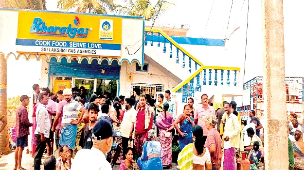 ఎన్నాళ్లీ కష్టాలు?