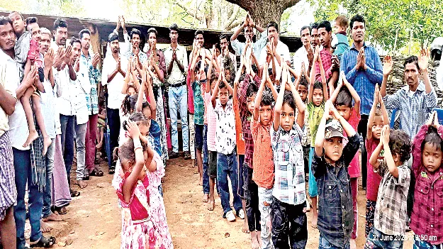మా గ్రామంలో పాఠశాల ఏర్పాటుచేయరూ..