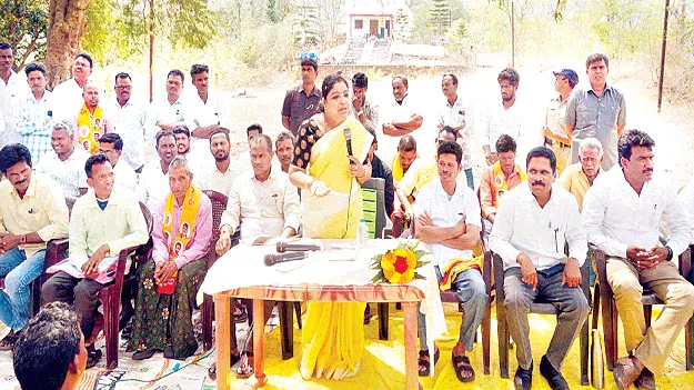 గిరిజన గ్రామాల అభివృద్ధికి పెద్దపీట