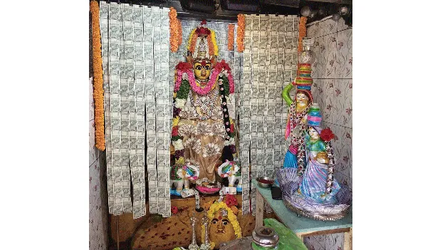 ధనలక్ష్మిగా సత్యగంగమ్మ 