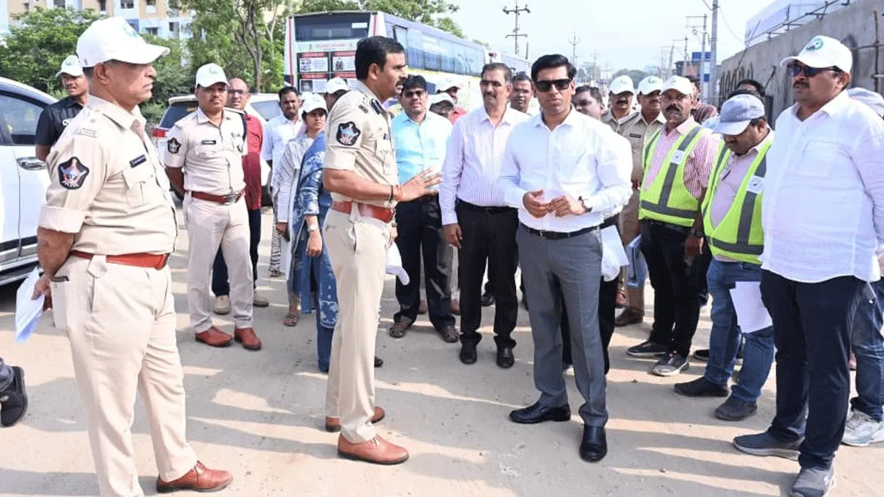 రెండు నెలల్లో బ్లాక్‌స్పాట్లను సరిచేస్తాం