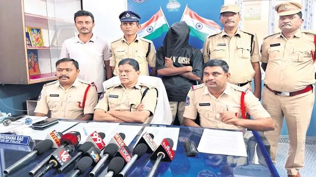 కారు మరమ్మతు కోసం దొంగగా మారి.. 