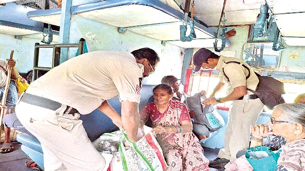 కొరాపుట్‌-విశాఖ రైలులో తనిఖీలు