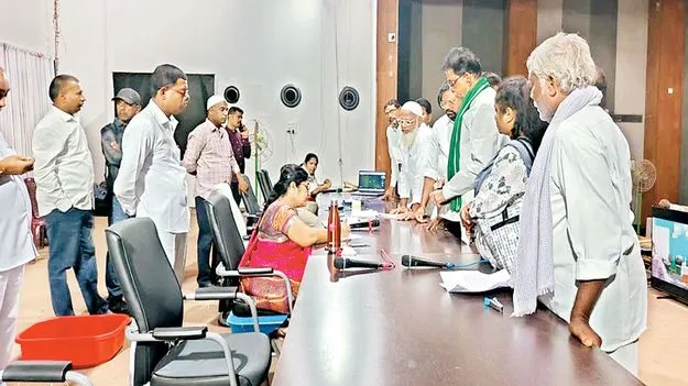 సమస్యల పరిష్కారంలో నిర్లక్ష్యం వద్దు 