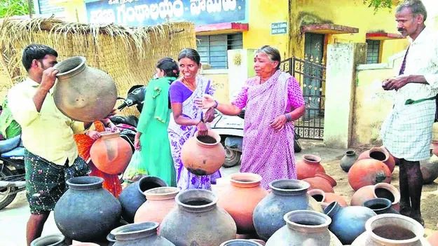 POT: కుండకు పెరిగిన గిరాకీ