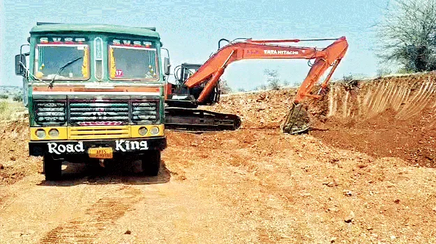 తిప్పలెన్నో