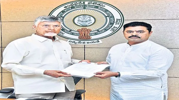 సీఎం చంద్రబాబును కలిసిన ఎంపీ రమేశ్‌
